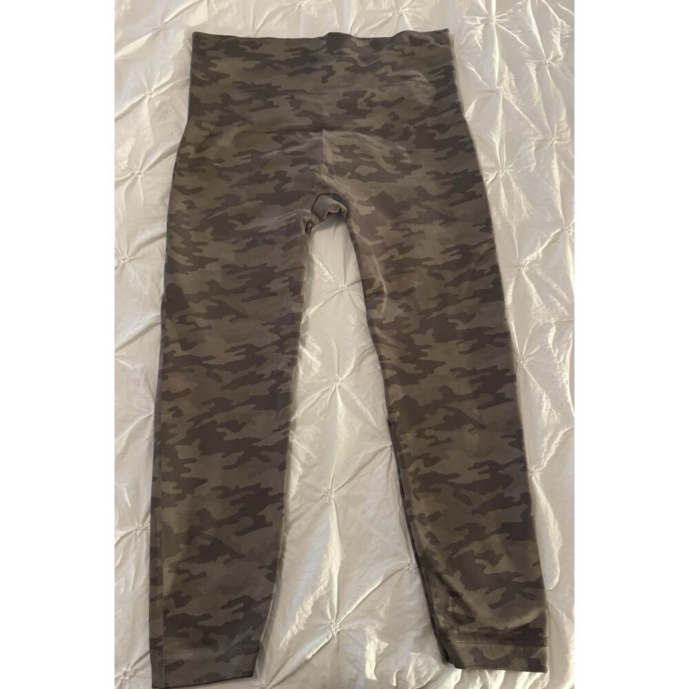 Spanx Look at Me Now Seamless Leggings Desert Camo Size 1X - Picture 3 of 5